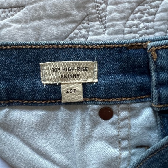 NWT - Madewell - Petite 10" High-Rise Skinny Jeans in Dewitt Wash: Button-Front - Picture 6 of 12